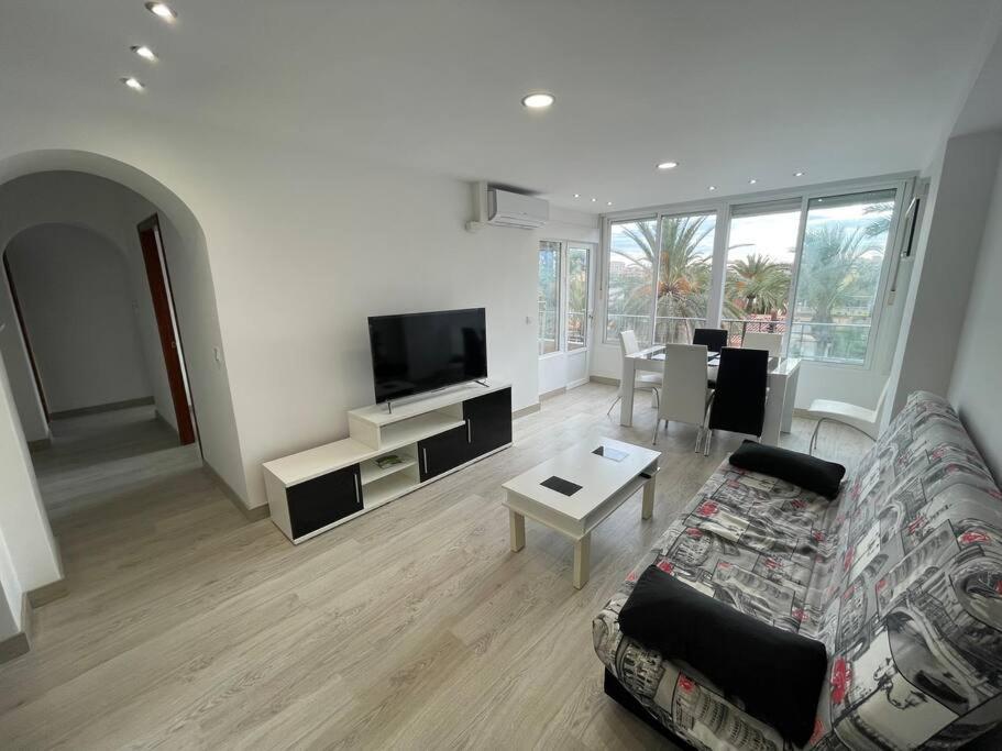 Nice Apartment Near The Sea Торевьиа Экстерьер фото