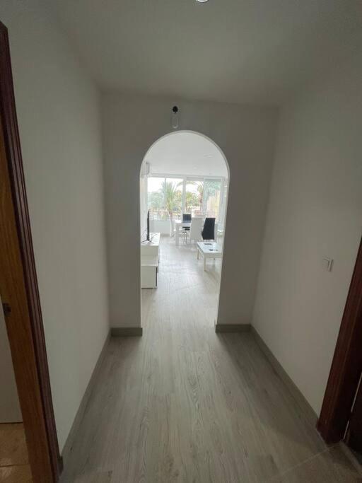Nice Apartment Near The Sea Торевьиа Экстерьер фото