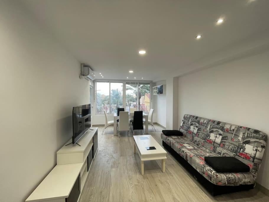 Nice Apartment Near The Sea Торевьиа Экстерьер фото