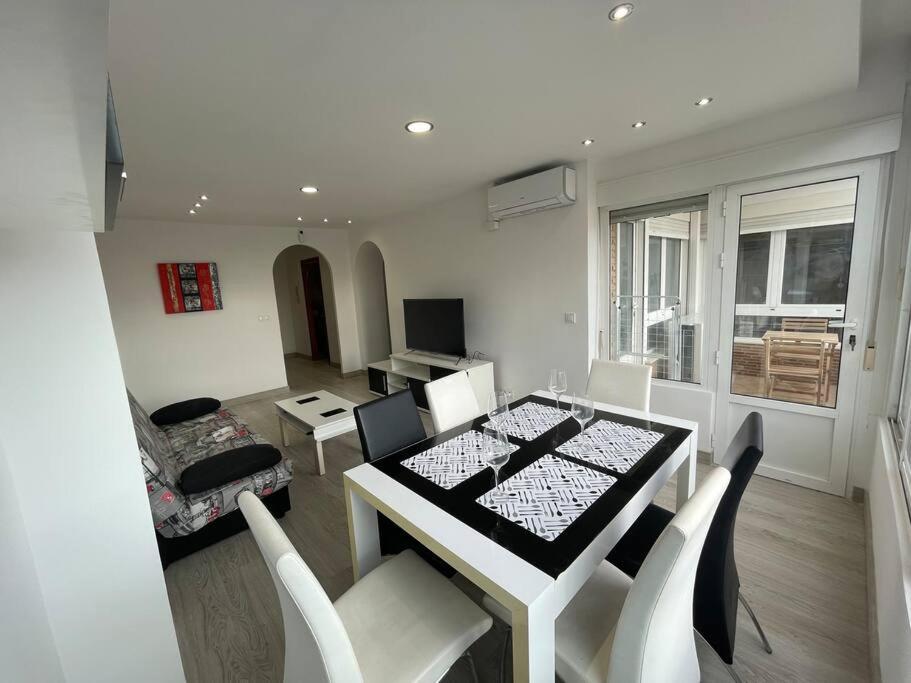 Nice Apartment Near The Sea Торевьиа Экстерьер фото