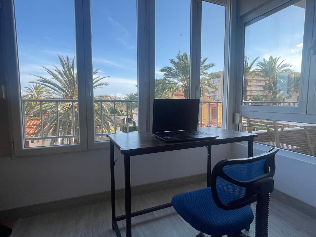 Nice Apartment Near The Sea Торевьиа Экстерьер фото
